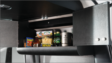 左右大型キャビネット（4個）